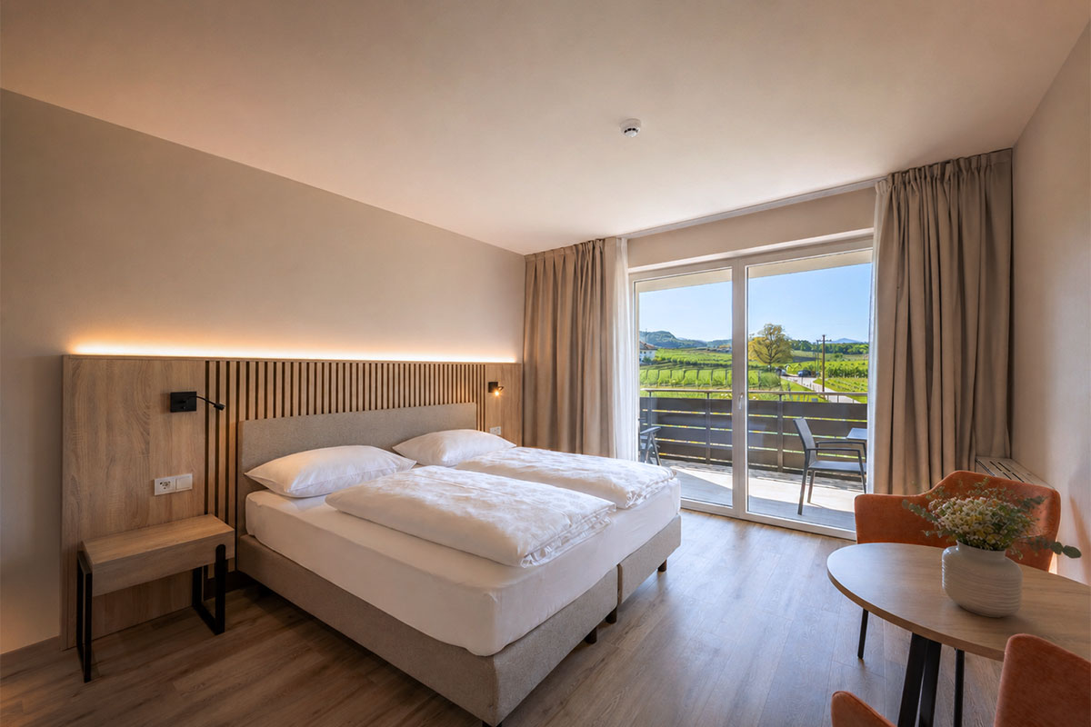 arredamento-su-misura-camera-hotel-cornelian-eppan-alto-adige-3 https://www.gruppo5.it/wp-content/uploads/2026/06/arredamento-su-misura-camera-hotel-cornelian-eppan-alto-adige-3.jpg