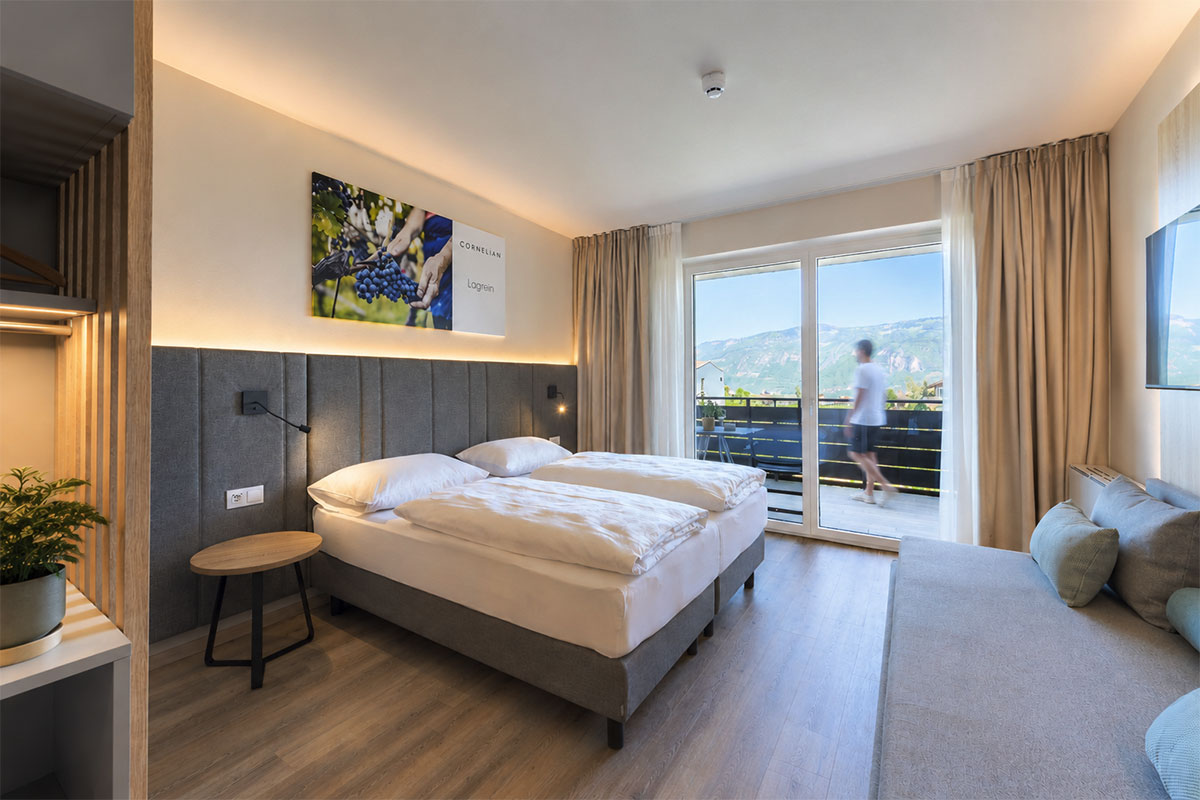 arredamento-su-misura-camera-hotel-cornelian-eppan-alto-adige-4 https://www.gruppo5.it/wp-content/uploads/2026/06/arredamento-su-misura-camera-hotel-cornelian-eppan-alto-adige-4.jpg