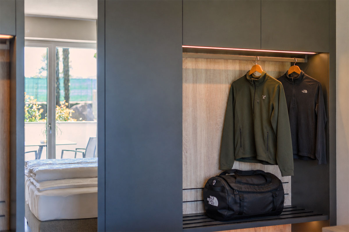 arredamento-su-misura-camera-hotel-cornelian-eppan-alto-adige-7