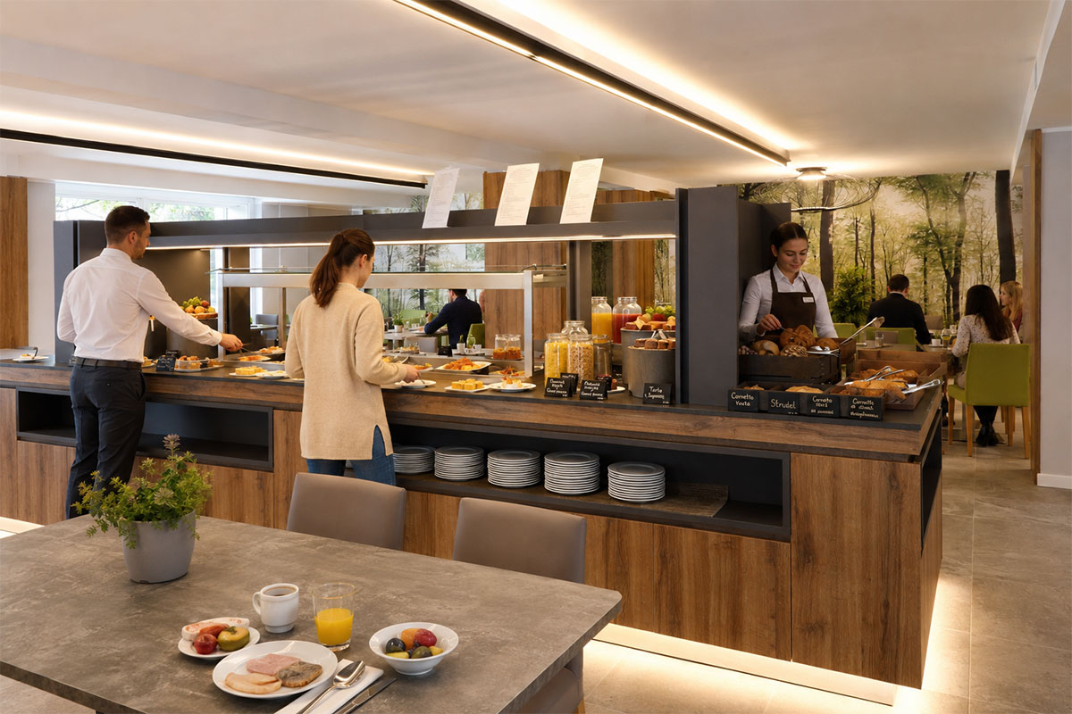arredamento-su-misura-sala-colazione-hotel-armon-folgarida-5