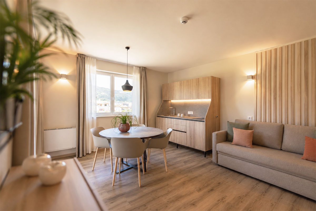 arredamento-su-misura-suite-hotel-cornelian-appiano-alto-adige-5 https://www.gruppo5.it/wp-content/uploads/2026/06/arredamento-su-misura-suite-hotel-cornelian-appiano-alto-adige-5.jpg