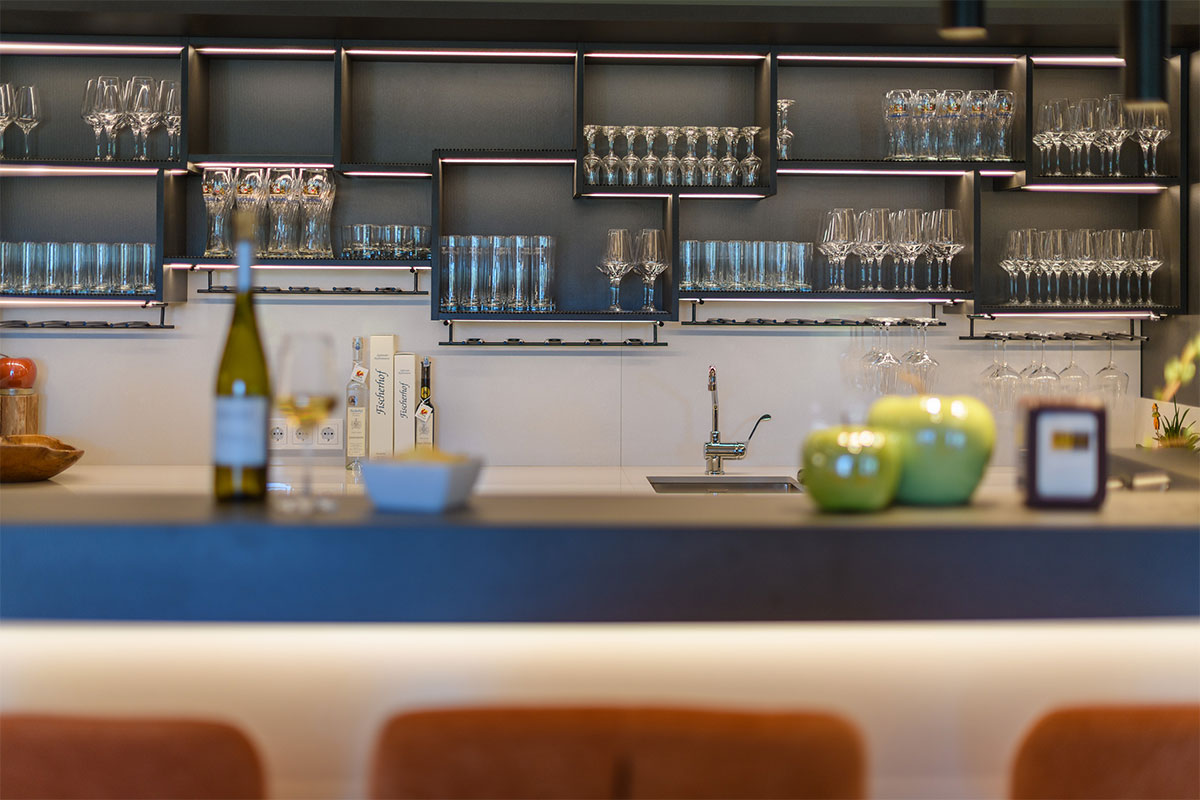 arredo-su-misura-reception-hotel-cornelian-eppan-alto-adige-1 https://www.gruppo5.it/wp-content/uploads/2026/06/arredo-su-misura-reception-hotel-cornelian-eppan-alto-adige-1.jpg