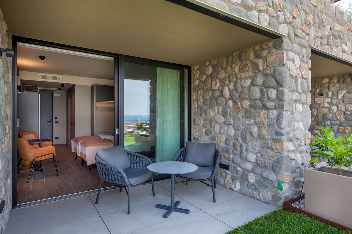 arredi-contemporanei-su-misura-gruppo5-villa-olivo-resort-bardolino-11