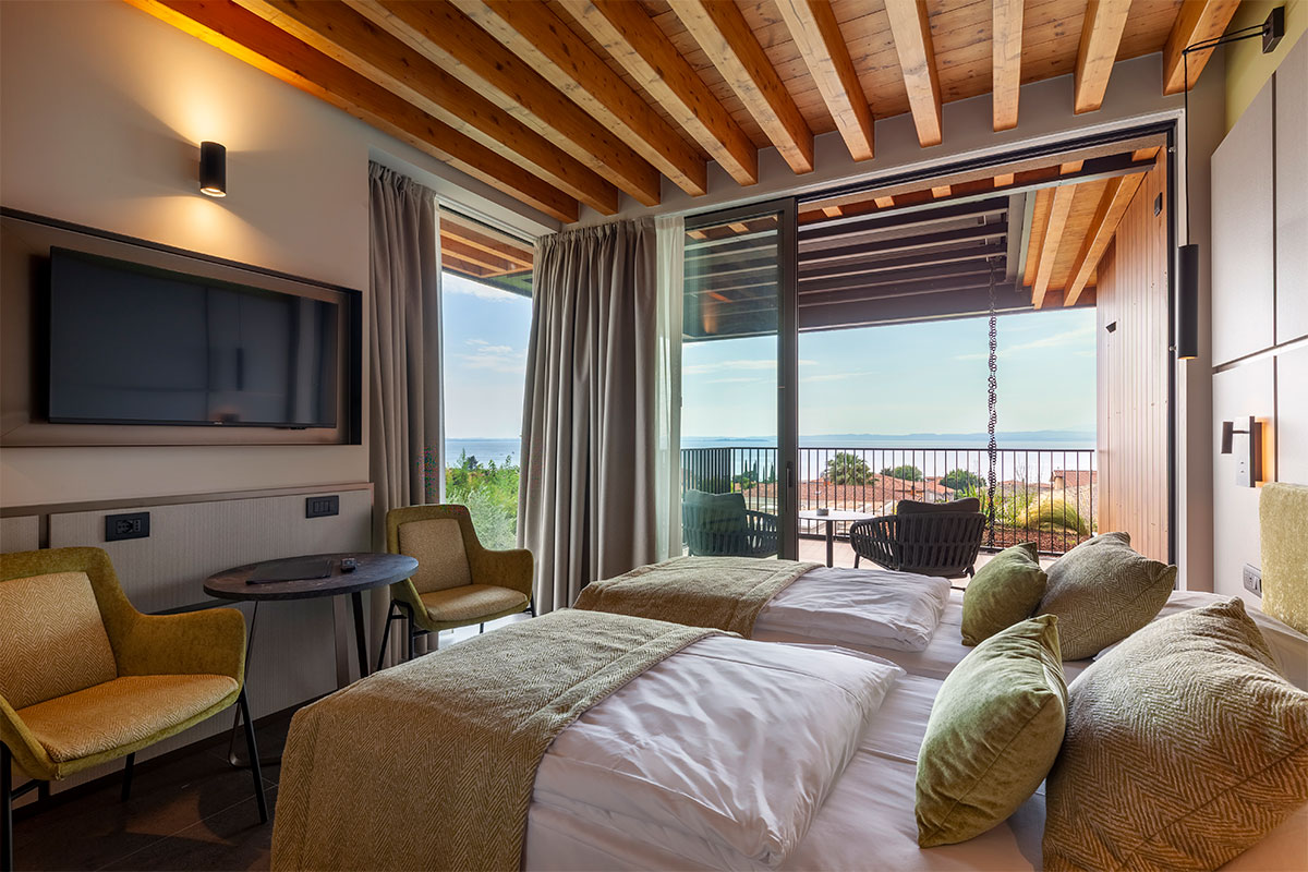 arredi-contemporanei-su-misura-gruppo5-villa-olivo-resort-bardolino-22