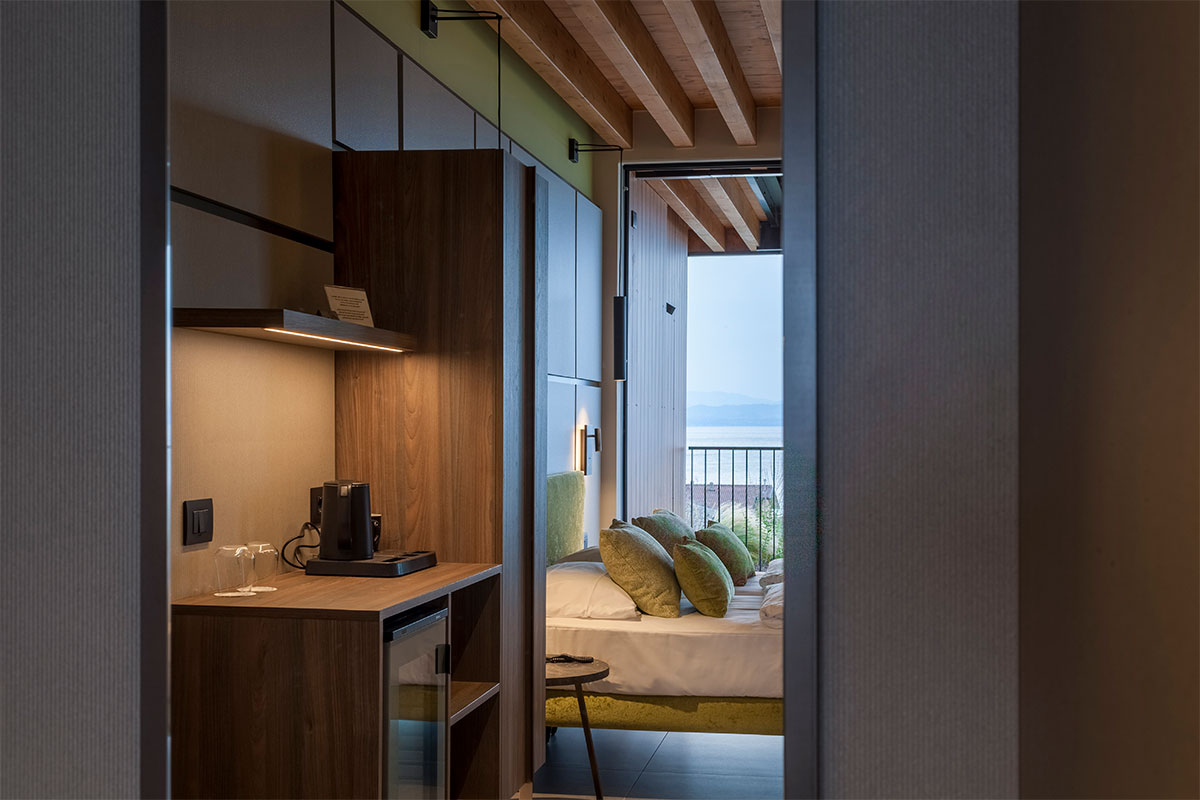 arredi-contemporanei-su-misura-gruppo5-villa-olivo-resort-bardolino-33